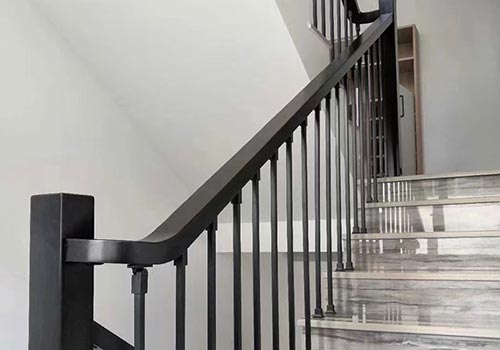 小区室内楼梯间黑色不锈钢楼梯扶手安装设计效果图