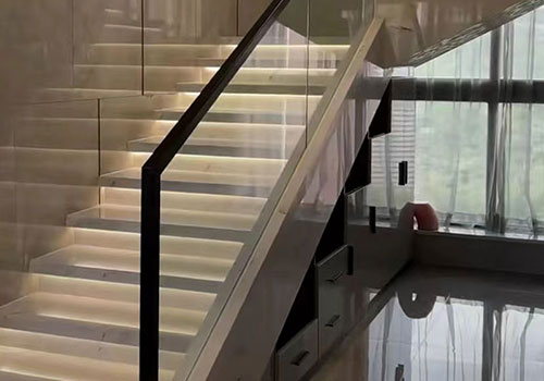 别墅室内直行楼梯玻璃扶手定制设计装修效果图